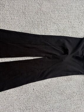 Donni rib kick flare
Black
Worn once